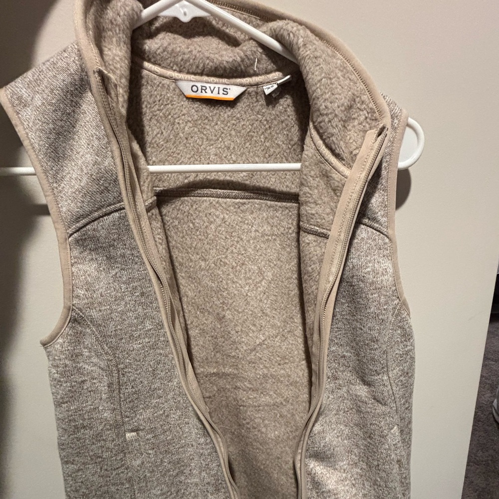 Orvis Women’s R65 Sweater Fleece Vest - Picture 2 of 4